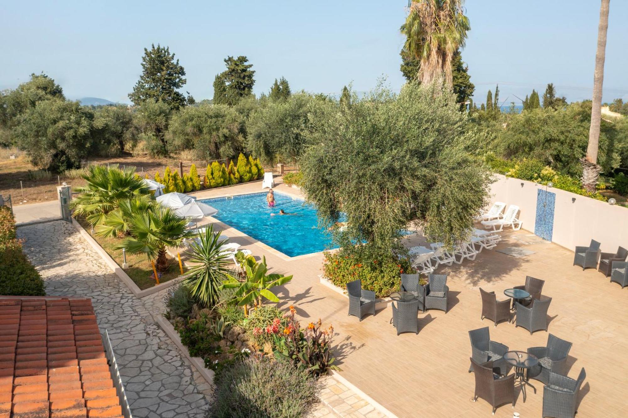 Bed and Breakfast Luca Mare Gouvia Exterior foto