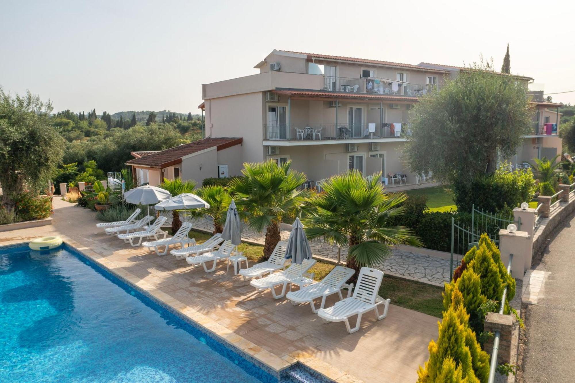 Bed and Breakfast Luca Mare Gouvia Exterior foto